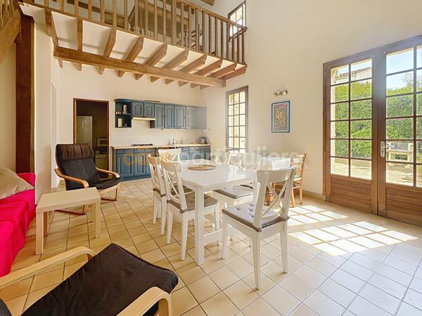 Vente
                Maison153 m² - 6 Pièces -
                    SAINT PIERRE D OLERON (17310)