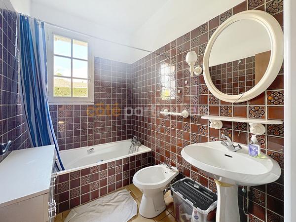 Vente
                Maison153 m² - 6 Pièces -
                    SAINT PIERRE D OLERON (17310)