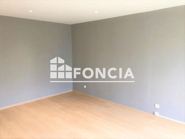 Location Appartement 3 pièces 78.96 m² - 13 RUE CAMILLE SAINT-SAENS Bonsecours 76240