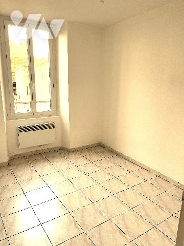 A vendre en centre-ville à Montereau-Fault-Yonne, appartement 48m² - 3 pièces dont 2 chambres – Cave