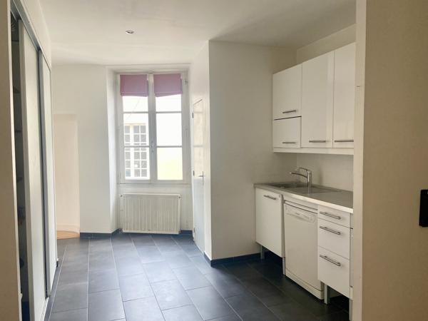 Decré- Appartement en duplex dernier étage