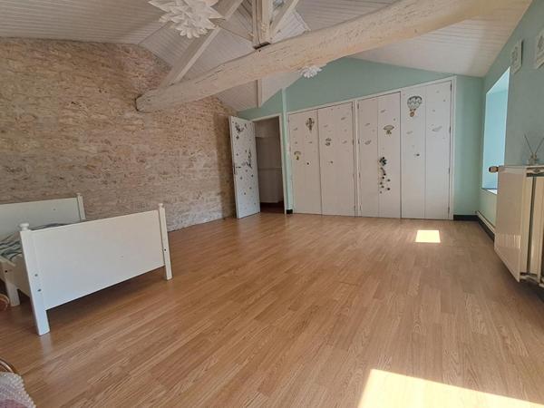 VASTE MAISON PARFAIT ETAT DE 245 M2 5 CHAMBRES  3 GARAGES
