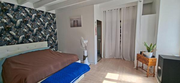 VASTE MAISON PARFAIT ETAT DE 245 M2 5 CHAMBRES  3 GARAGES