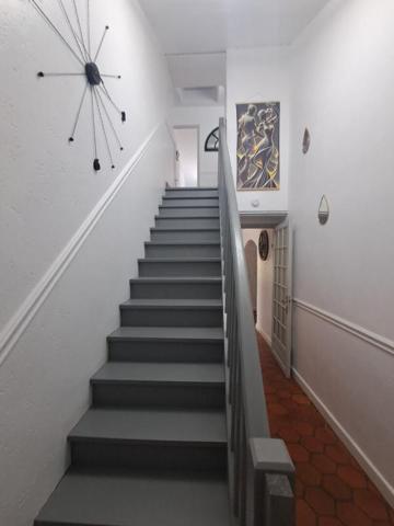 VASTE MAISON PARFAIT ETAT DE 245 M2 5 CHAMBRES  3 GARAGES