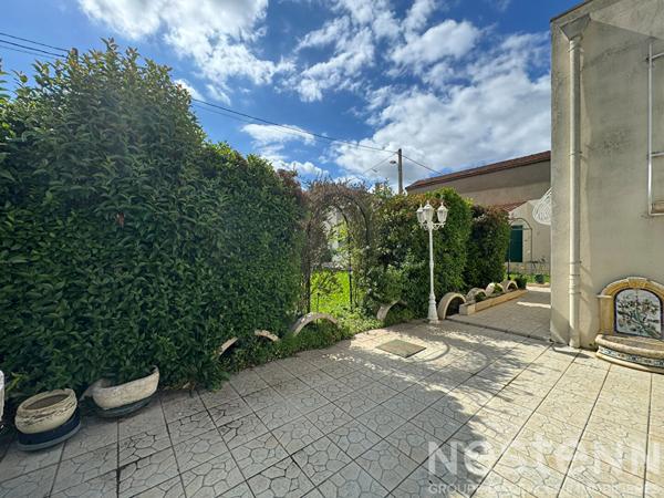 Grande maison de ville avec garage double, studio indépendant et jardin à Carcassonne