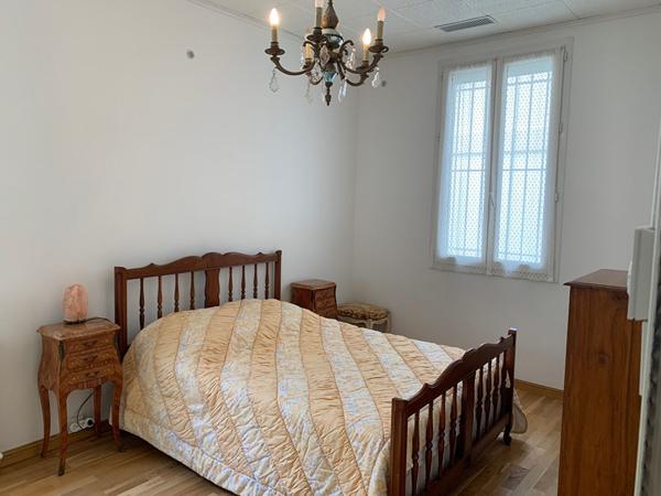 Grande maison de ville avec garage double, studio indépendant et jardin à Carcassonne