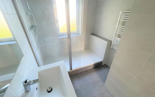 Immeuble à vendre    8 pièces •  Brest