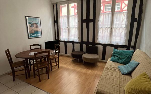 Appartement à vendre    2 pièces • 32,87 m2 Bayonne