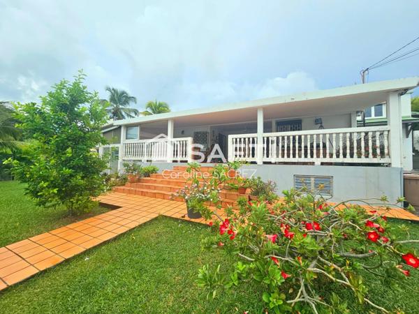 Maison proche de la Marina du François avec rapport locatif