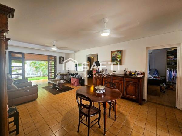 Maison proche de la Marina du François avec rapport locatif