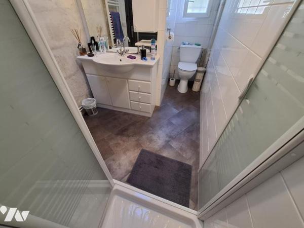Maison de maître de 161 m² hab à SAINTES - 4 chambres - quartier GARE - double garage - piscine