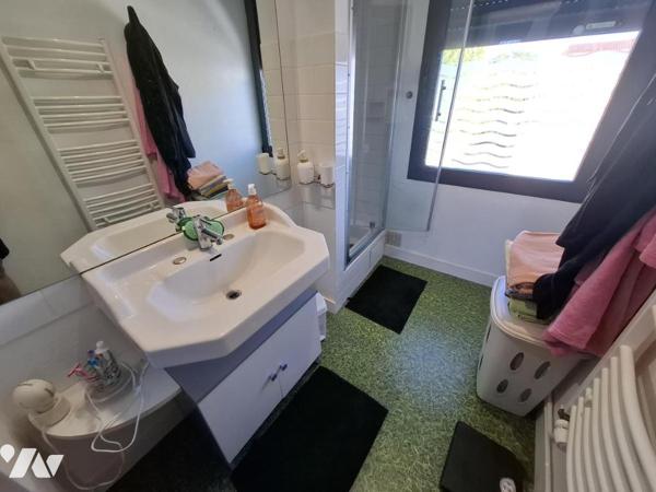 Maison de maître de 161 m² hab à SAINTES - 4 chambres - quartier GARE - double garage - piscine