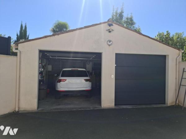 Maison de maître de 161 m² hab à SAINTES - 4 chambres - quartier GARE - double garage - piscine