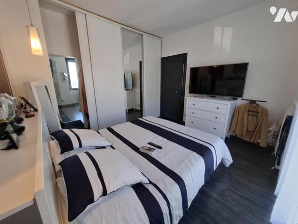 Maison de maître de 161 m² hab à SAINTES - 4 chambres - quartier GARE - double garage - piscine