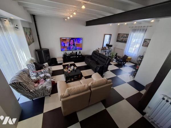 Maison de maître de 161 m² hab à SAINTES - 4 chambres - quartier GARE - double garage - piscine