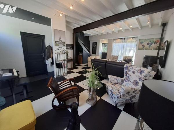 Maison de maître de 161 m² hab à SAINTES - 4 chambres - quartier GARE - double garage - piscine