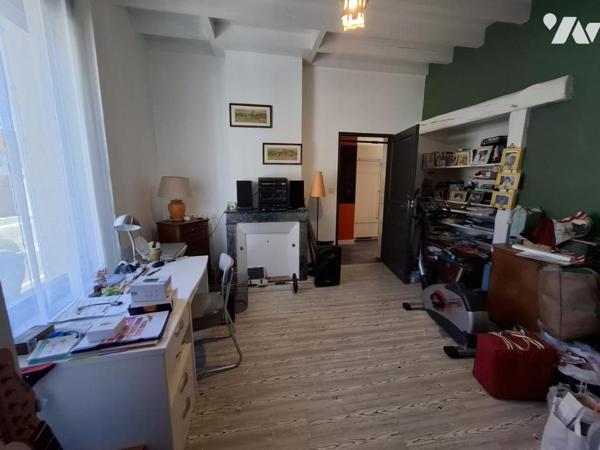 Maison de maître de 161 m² hab à SAINTES - 4 chambres - quartier GARE - double garage - piscine