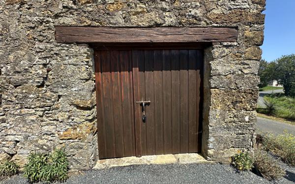Stationnement à louer    20 m2 Chavagnac