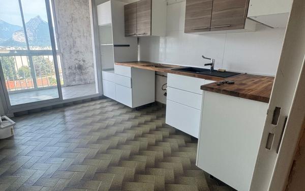 Appartement à louer    3 pièces • 91,39 m2 Seyssins