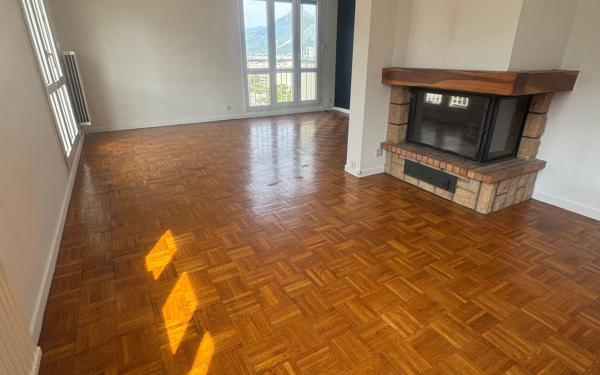 Appartement à louer    3 pièces • 91,39 m2 Seyssins
