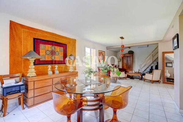 Vente Maison 4 pièces de 112m² - 69150 Décines-Charpieu