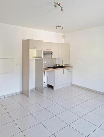 Appartement studio Rambouillet centre-ville 31.61 m2 avec cave et parking sous-sol