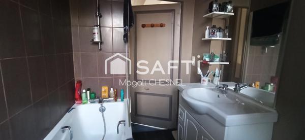 IMMEUBLE MIXTE – LOCAL COMMERCIAL + HABITATION – 220 m² – PROCHE RENNES
