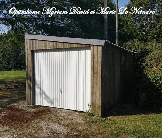 Domaine de 3 habitations, une longère à rénover, un four à pain, 2 puits et 2ha de terrain.