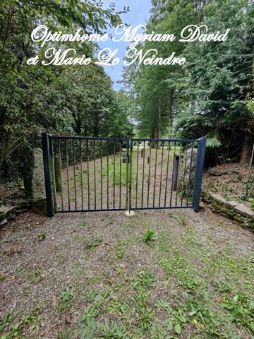 Domaine de 3 habitations, une longère à rénover, un four à pain, 2 puits et 2ha de terrain.