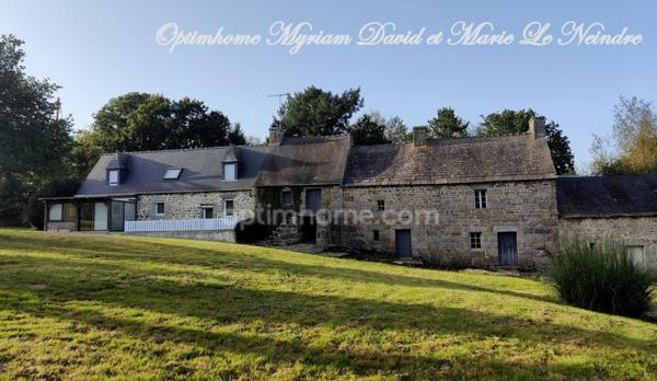 Domaine de 3 habitations, une longère à rénover, un four à pain, 2 puits et 2ha de terrain.