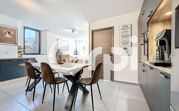 Appartement à vendre    4 pièces • 132,20 m2 Viuz-en-Sallaz