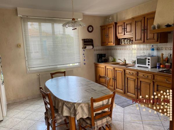 Pavillon sur sous-sol proche rivière
