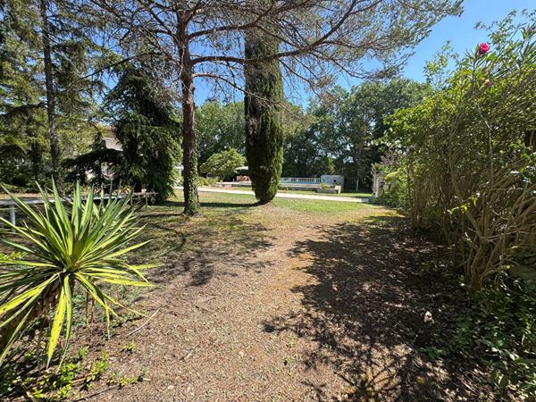 À vendre ? Belle maison familiale de 300 m² avec piscine sur 4000 m² de terrain ? Saint-Cannat