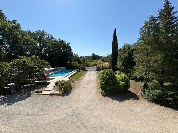 À vendre ? Belle maison familiale de 300 m² avec piscine sur 4000 m² de terrain ? Saint-Cannat