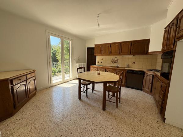 À vendre ? Belle maison familiale de 300 m² avec piscine sur 4000 m² de terrain ? Saint-Cannat