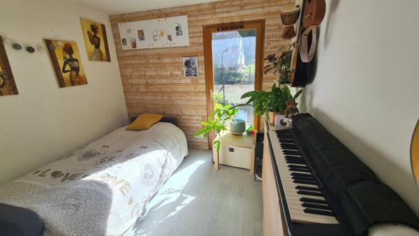 Maison à vendre 5 pièces sur terrain constructible CHESSY (77)