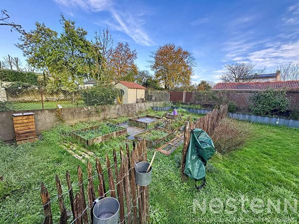 Nantes Sud, Maison de charme deux chambres, garage, dépendance, busway et commerces