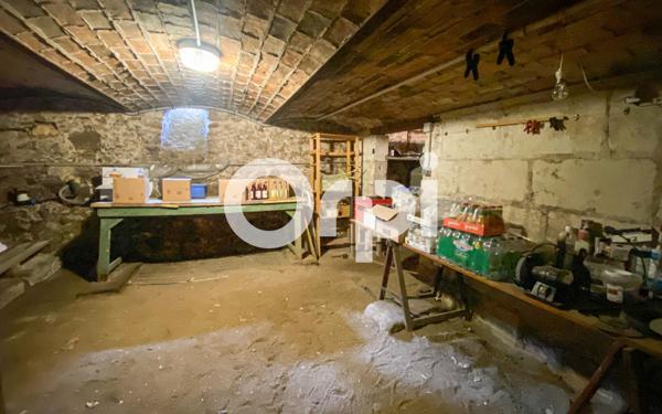 Immeuble à vendre    5 pièces •  Saumur