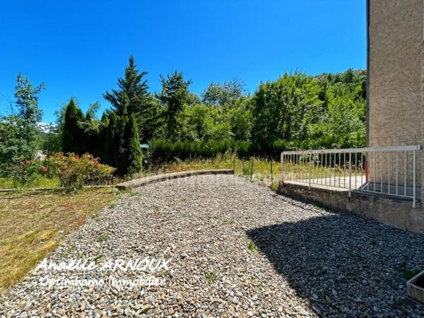 T2 en RDJ avec extérieur à rénover avec potentiel