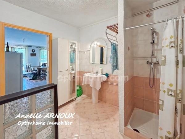 T2 en RDJ avec extérieur à rénover avec potentiel