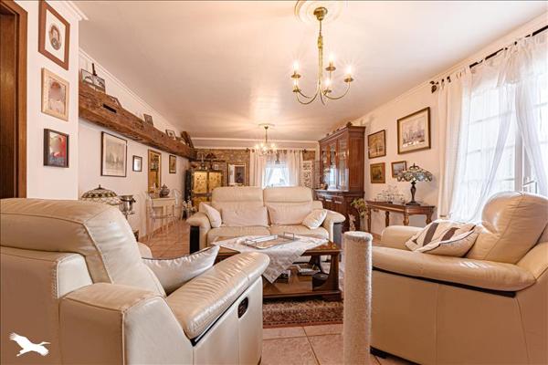 Maison à vendre |  Le Vigen |  16 pièces | 270 m²