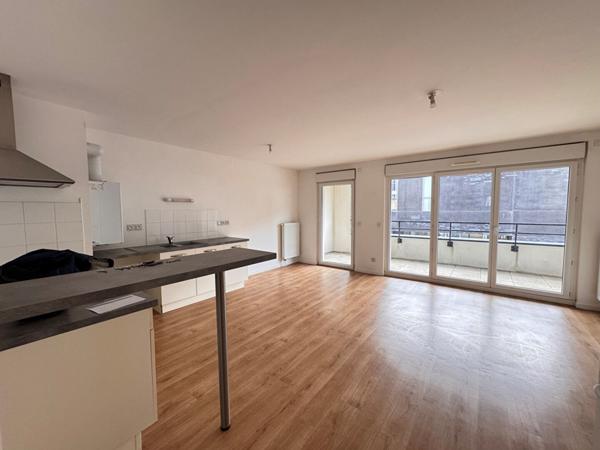 A LOUER - F4 77m² - BALCON - PARKING