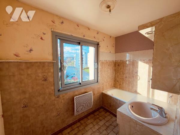 BESANCON - PALENTE 
Appartement T2 au pied du Tram, Lycée, accès routiers.