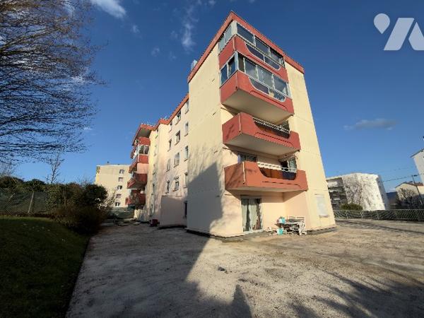 BESANCON - PALENTE 
Appartement T2 au pied du Tram, Lycée, accès routiers.