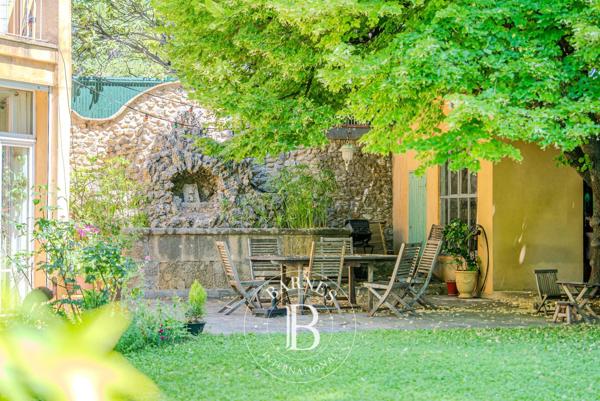 Aix-en-Provence, Maison de ville 6 Chambres -  247 m² à vendre
