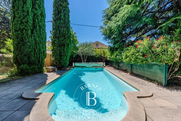 Aix-en-Provence, Maison de ville 6 Chambres -  247 m² à vendre