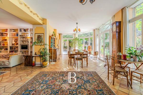 Aix-en-Provence, Maison de ville 6 Chambres -  247 m² à vendre
