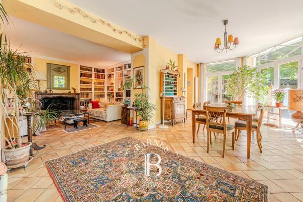 Aix-en-Provence, Maison de ville 6 Chambres -  247 m² à vendre