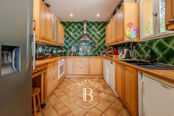 Aix-en-Provence, Maison de ville 6 Chambres -  247 m² à vendre