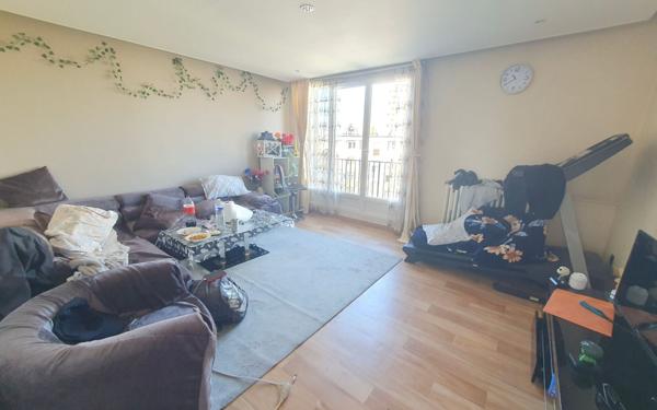 Appartement à vendre    3 pièces • 54,70 m2 La Courneuve